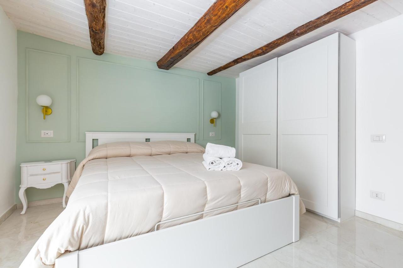 Umberto'S Nest At Toledo Apartment เนเปิลส์ ภายนอก รูปภาพ