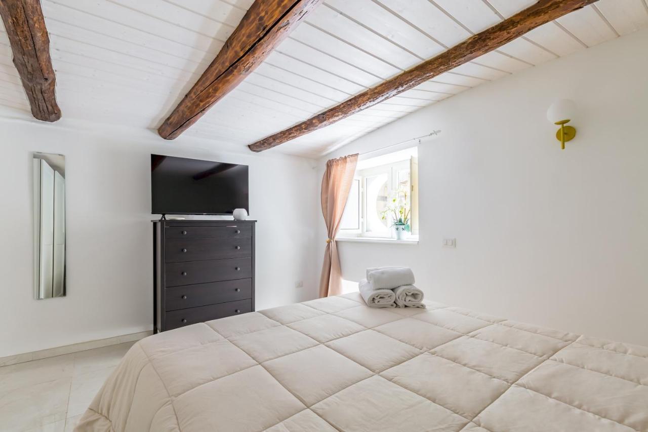 Umberto'S Nest At Toledo Apartment เนเปิลส์ ภายนอก รูปภาพ